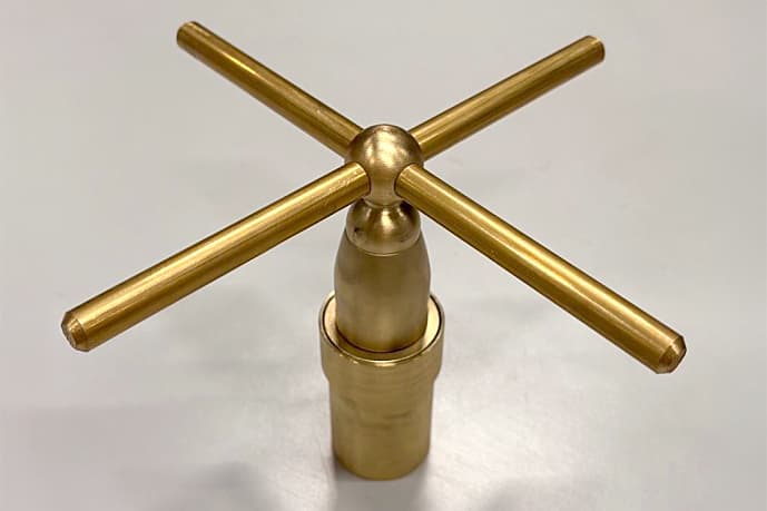 Kreuzgriff mit grosser Hebelwirkung für ältere Menschen, Massanfertigung..